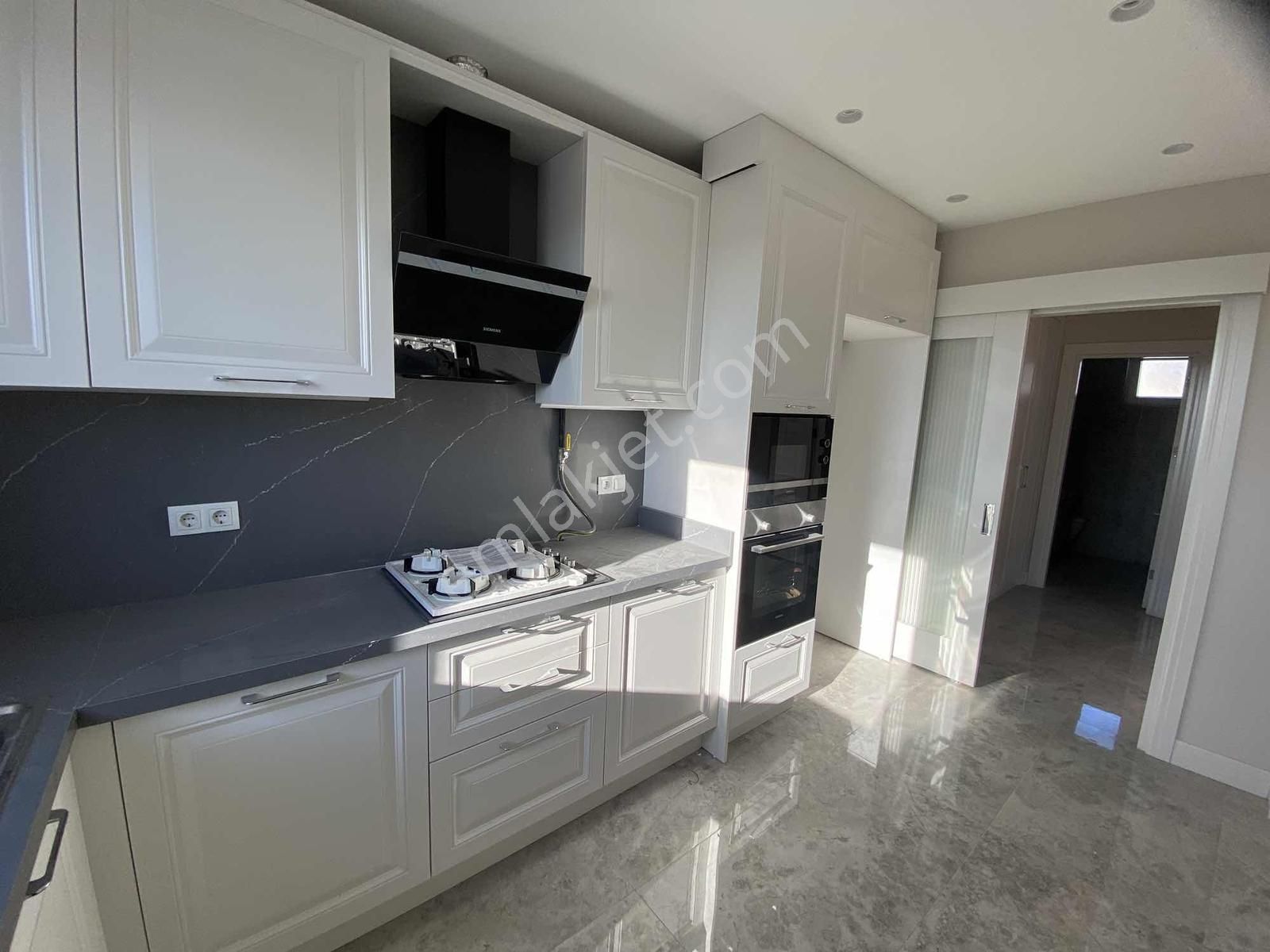 Çiftehavuzlar'da Bağdat Caddesi 2 Adım Sıfır Bina 135 M2 Lüx 3+1 - Görsel 5