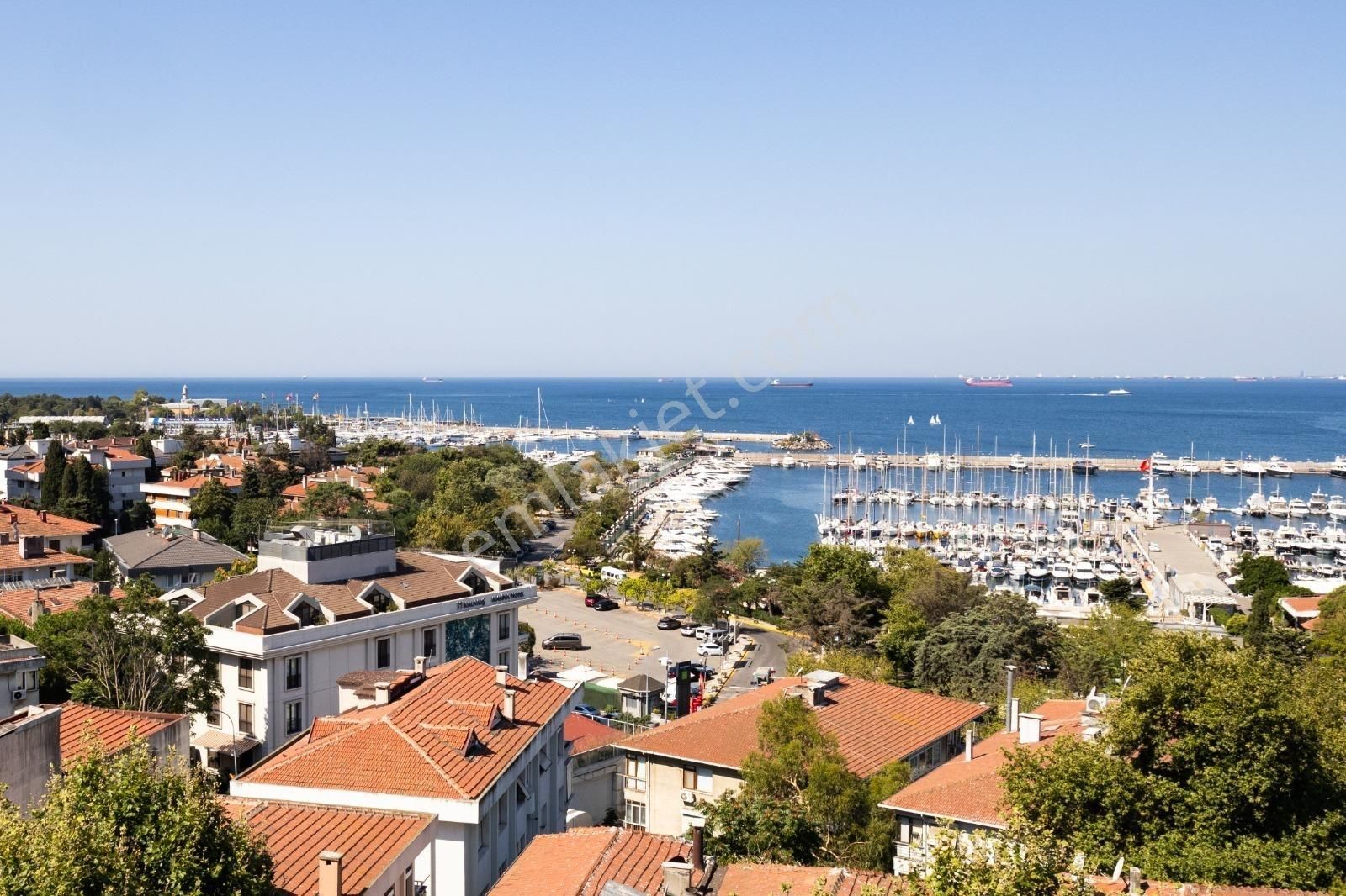 Fenerbahçe'de Deniz Ve Yat Limanı Man. 380m2 Katta Tek Sıfır