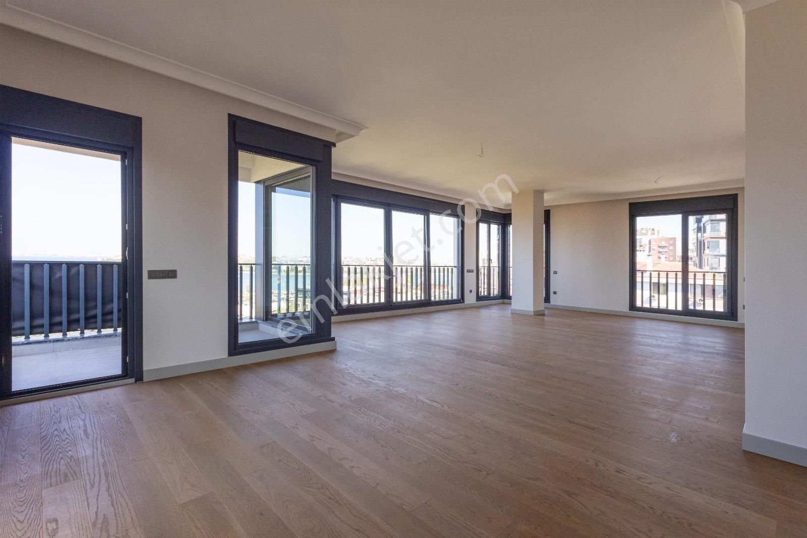 Fenerbahçe'de Deniz Ve Yat Limanı Man. 380m2 Katta Tek Sıfır - Görsel 32