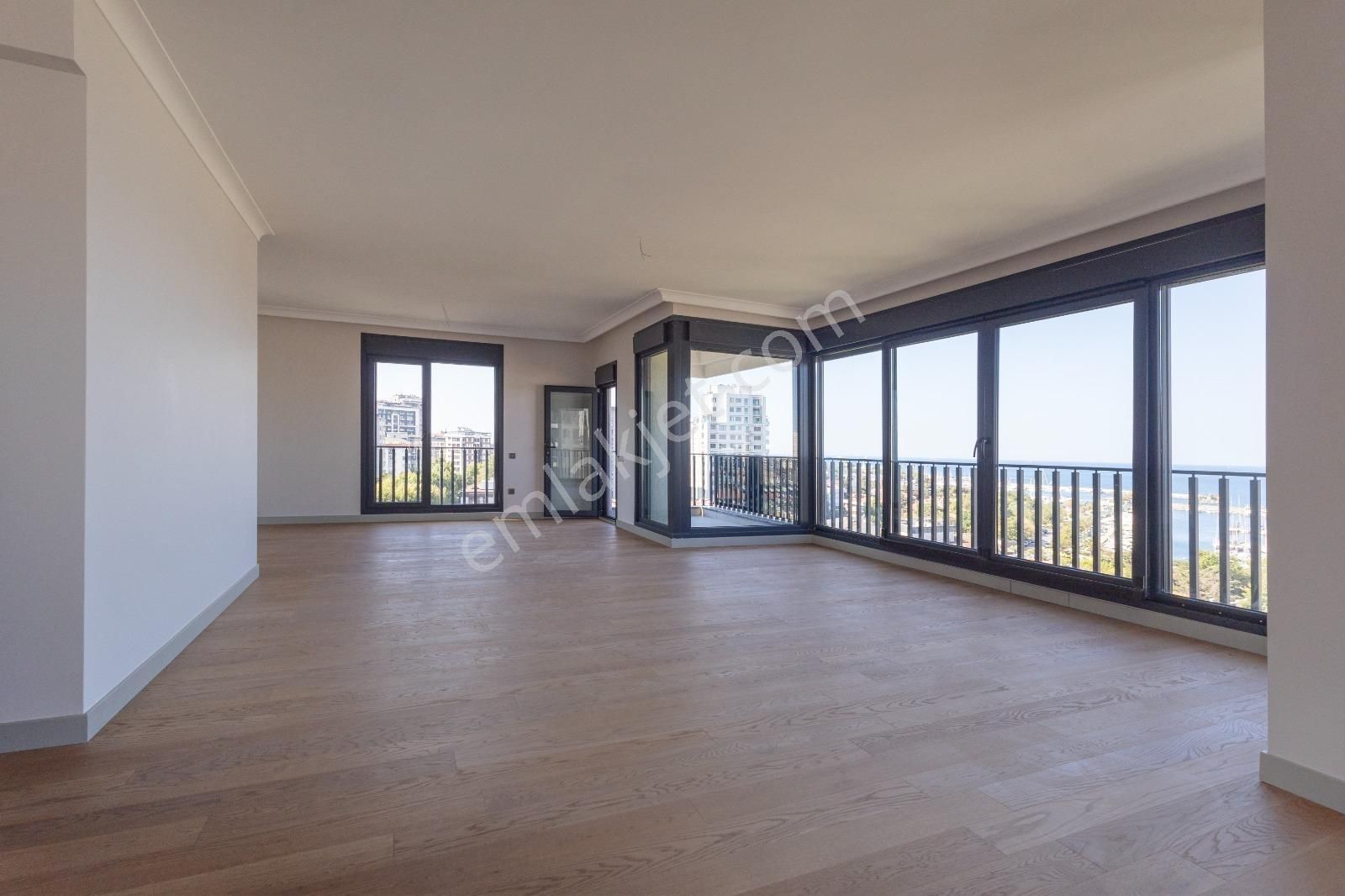 Fenerbahçe'de Deniz Ve Yat Limanı Man. 380m2 Katta Tek Sıfır - Görsel 2