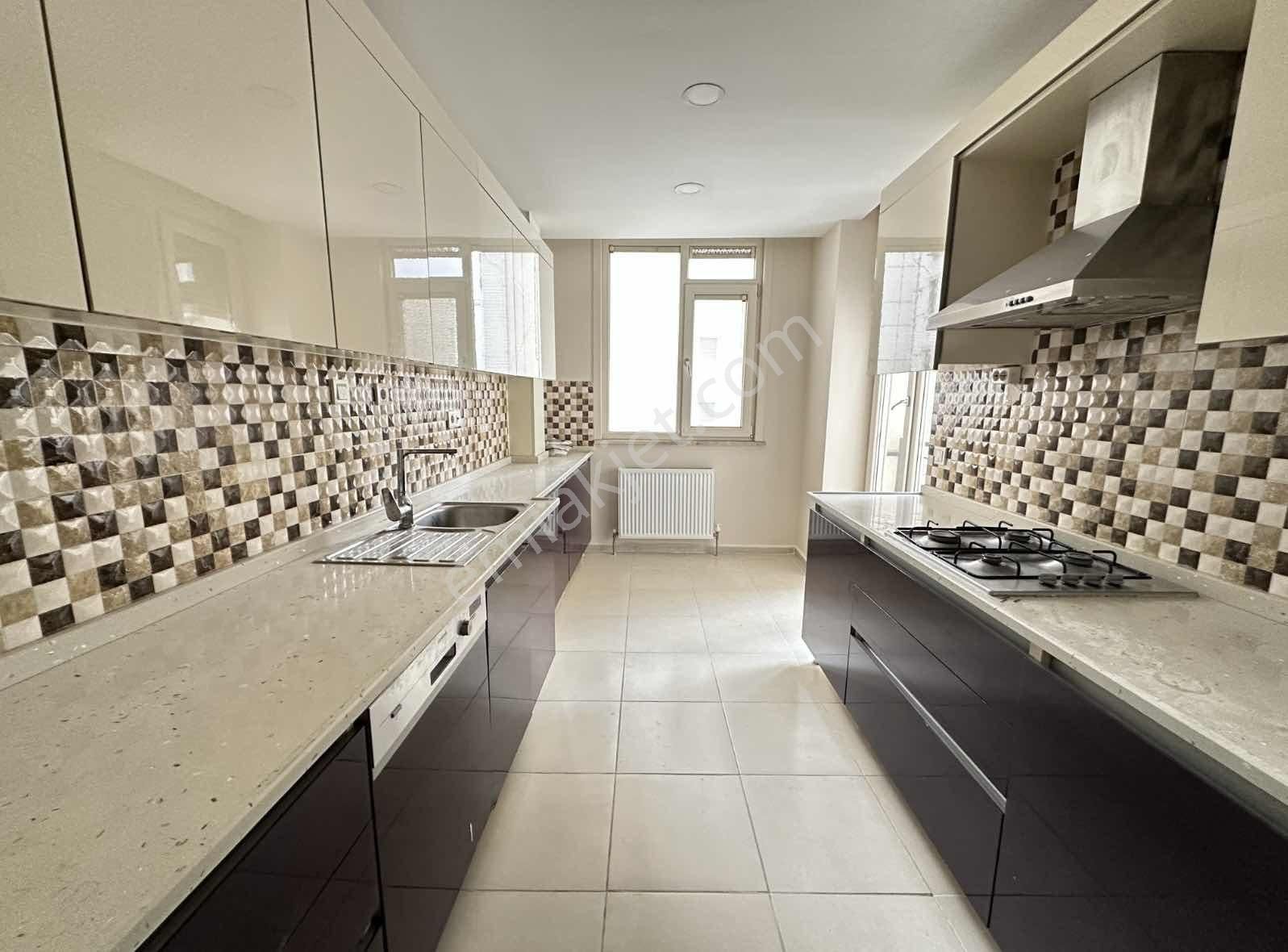 Erenköy'de Bağdat Caddesine Yakın 145 M2 Ebeveynli Geniş 3+1 Lüx - Görsel 21