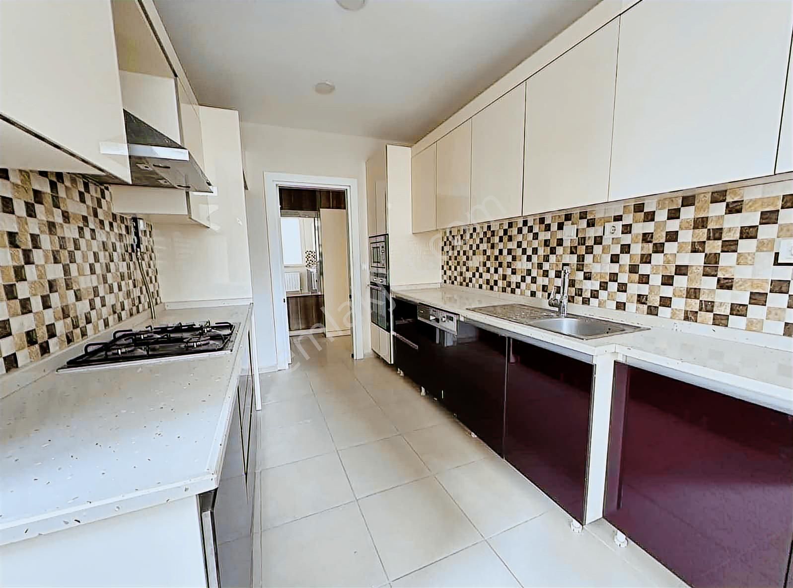 Erenköy'de Bağdat Caddesine Yakın 145 M2 Ebeveynli Geniş 3+1 Lüx - Görsel 19