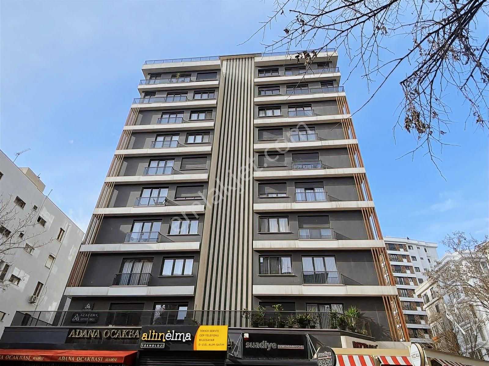 Suadiye'de Bağdat'a 2 Adım 140 M2 Ebeveynli Balkonlu Lüx 3+1