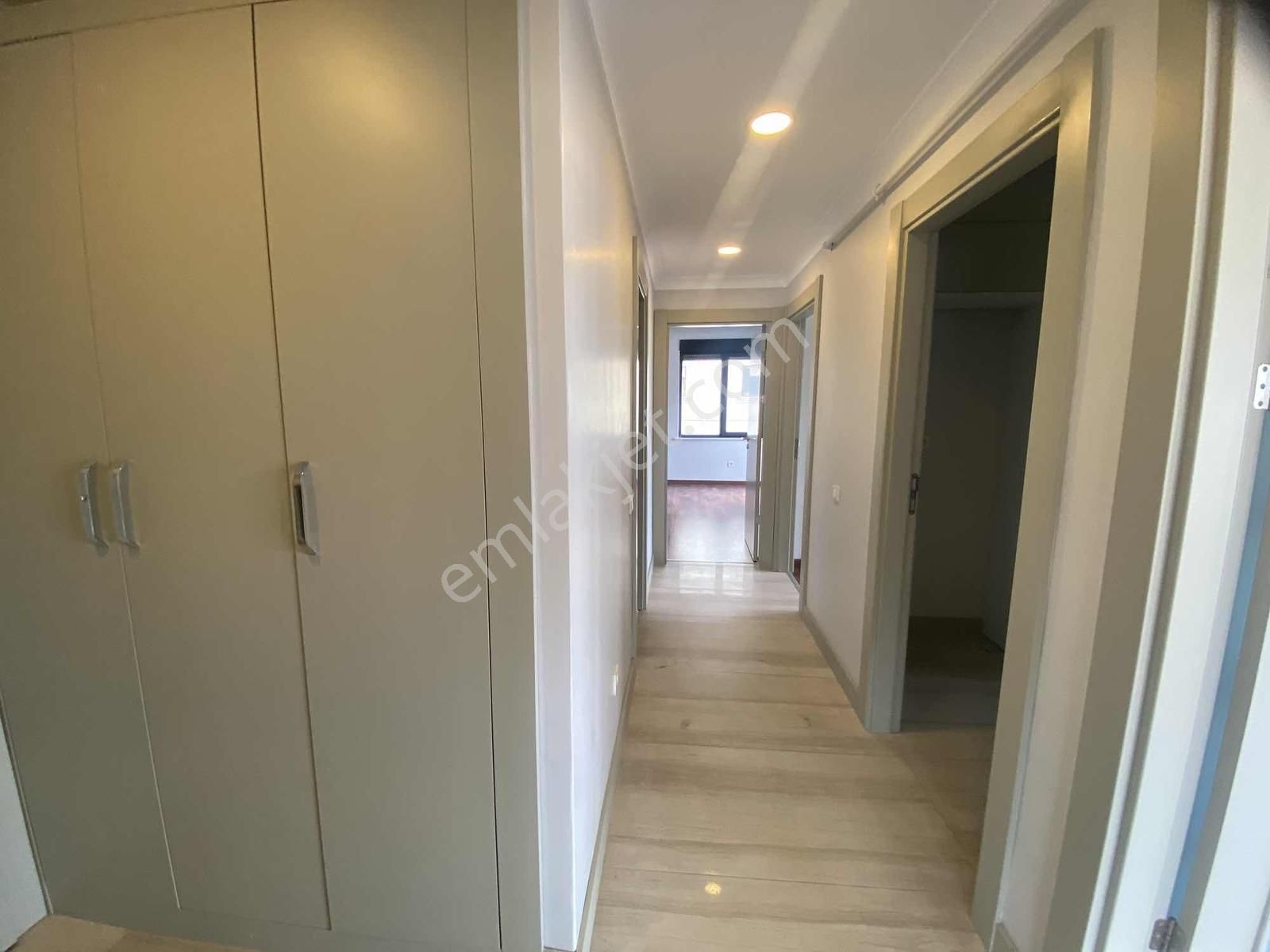 Suadiye'de Bağdat'a 2 Adım 140 M2 Ebeveynli Balkonlu Lüx 3+1 - Görsel 28