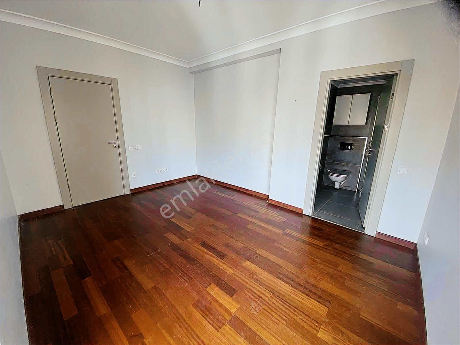 Suadiye'de Bağdat'a 2 Adım 140 M2 Ebeveynli Balkonlu Lüx 3+1 - Görsel 14