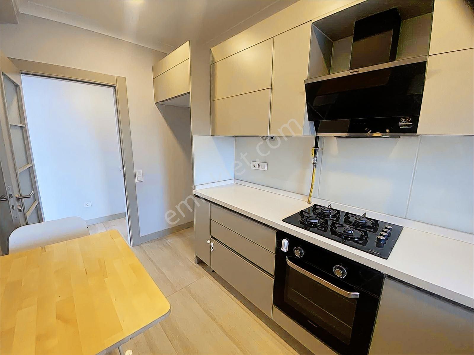 Suadiye'de Bağdat'a 2 Adım 140 M2 Ebeveynli Balkonlu Lüx 3+1 - Görsel 12