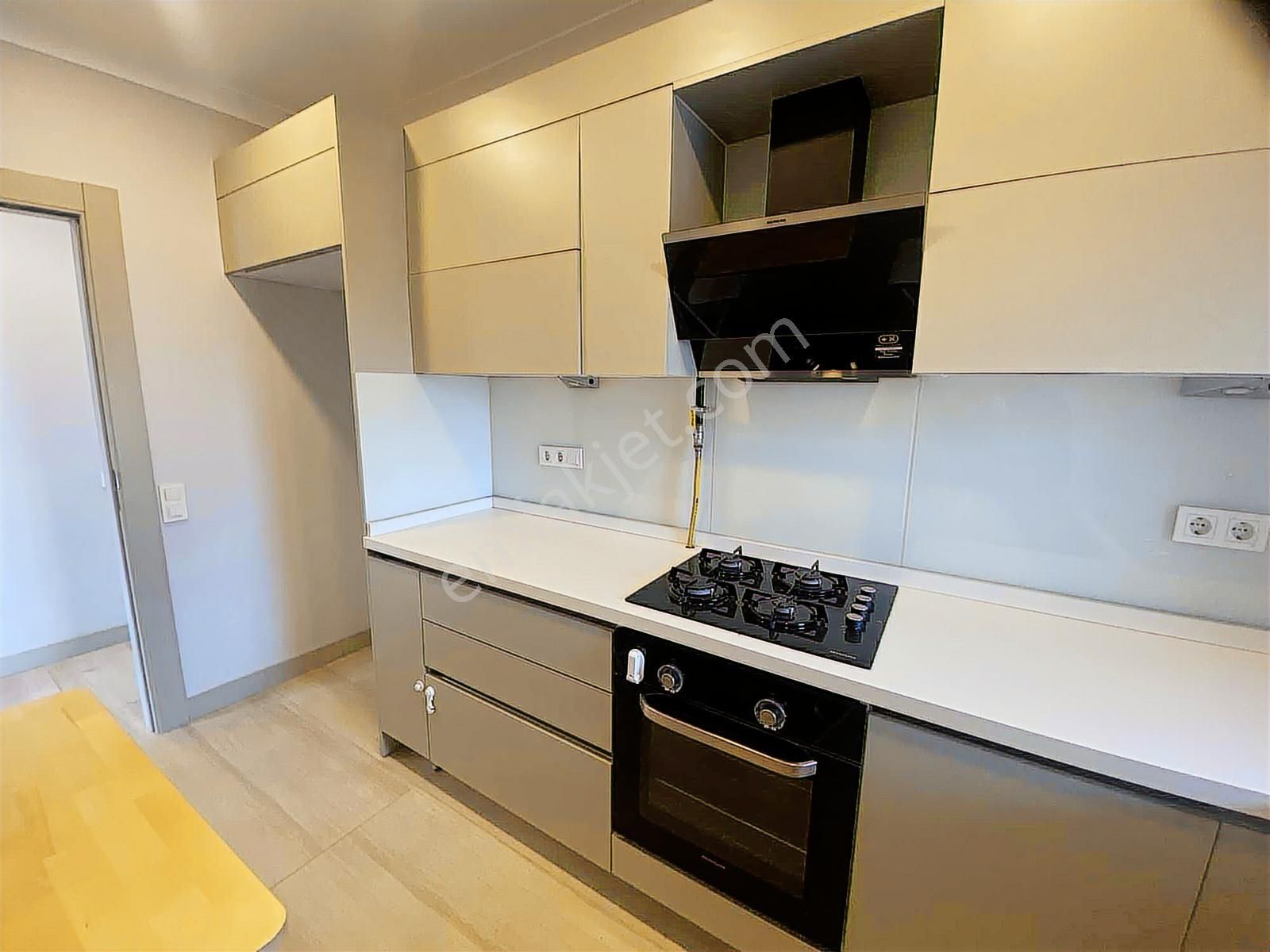 Suadiye'de Bağdat'a 2 Adım 140 M2 Ebeveynli Balkonlu Lüx 3+1 - Görsel 29