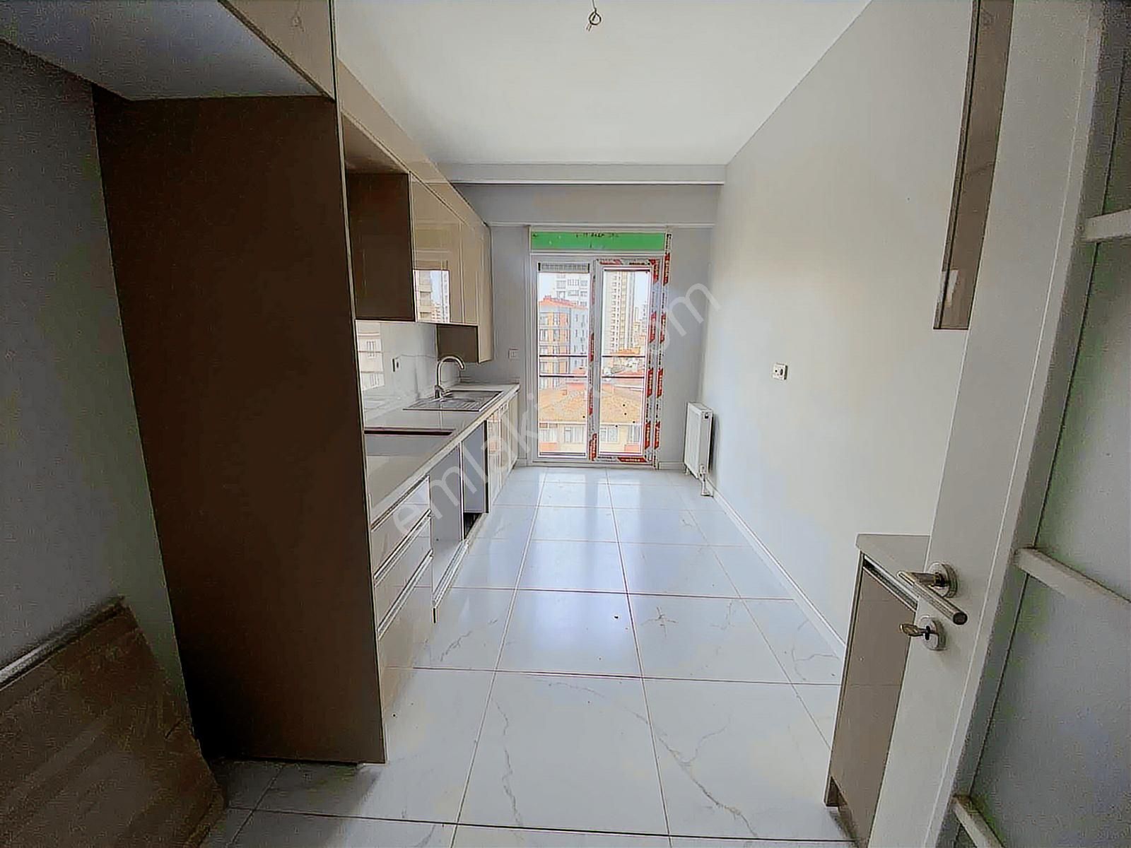 Bostancıda Marmaraya Yakın 120 M2 Sıfır Binada Balkonlu Lüx 3+1 - Görsel 22