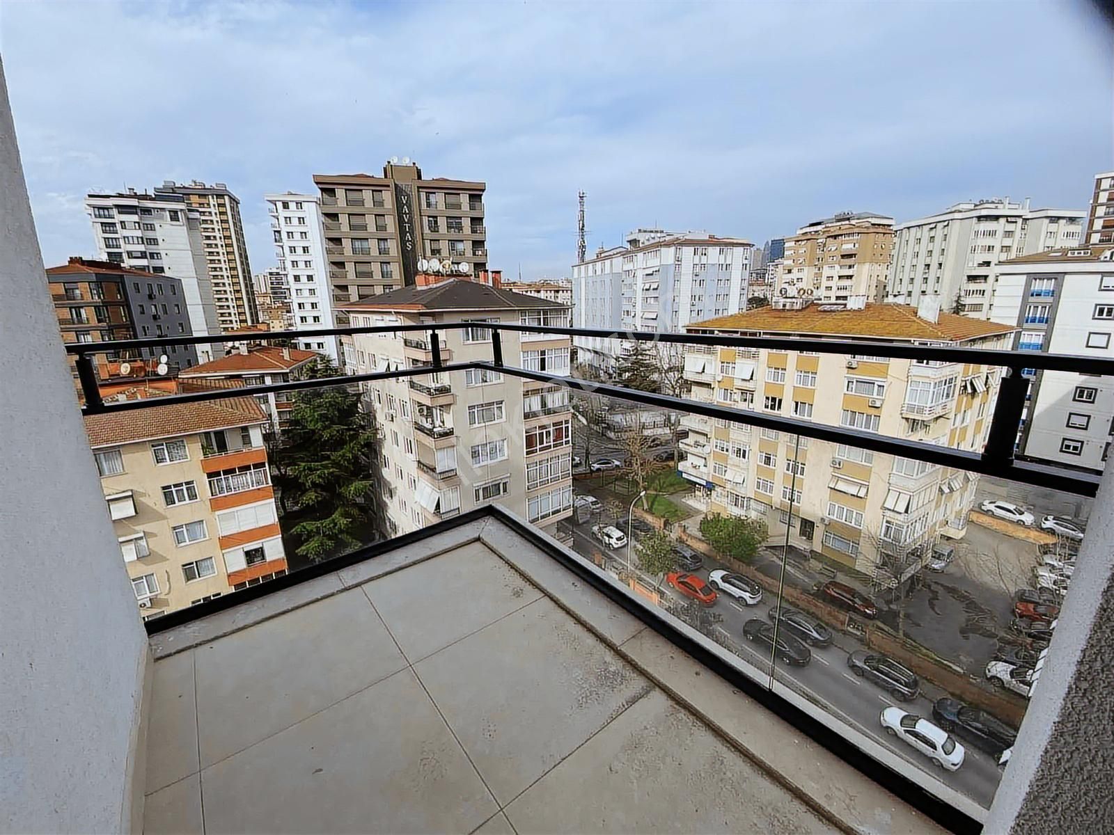 Bostancıda Marmaraya Yakın 120 M2 Sıfır Binada Balkonlu Lüx 3+1 - Görsel 8