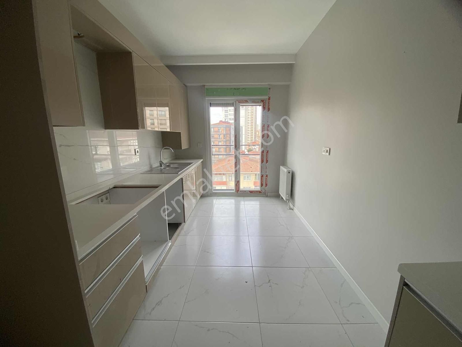 Bostancıda Marmaraya Yakın 120 M2 Sıfır Binada Balkonlu Lüx 3+1 - Görsel 18