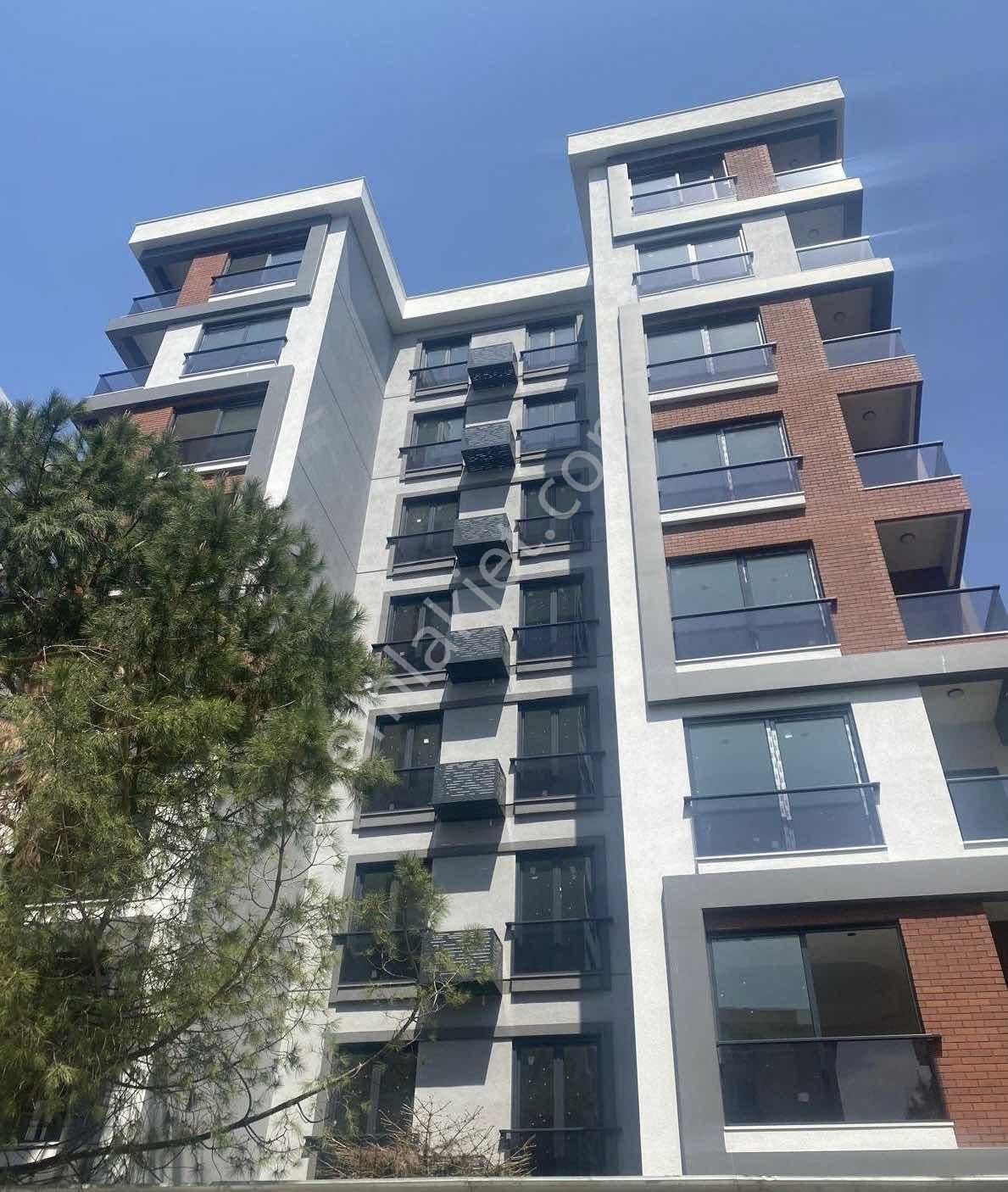 Göztepede Bağdata Yakın Yeni Bina 130 M2 Ebeveynli Balkonlu 3+1