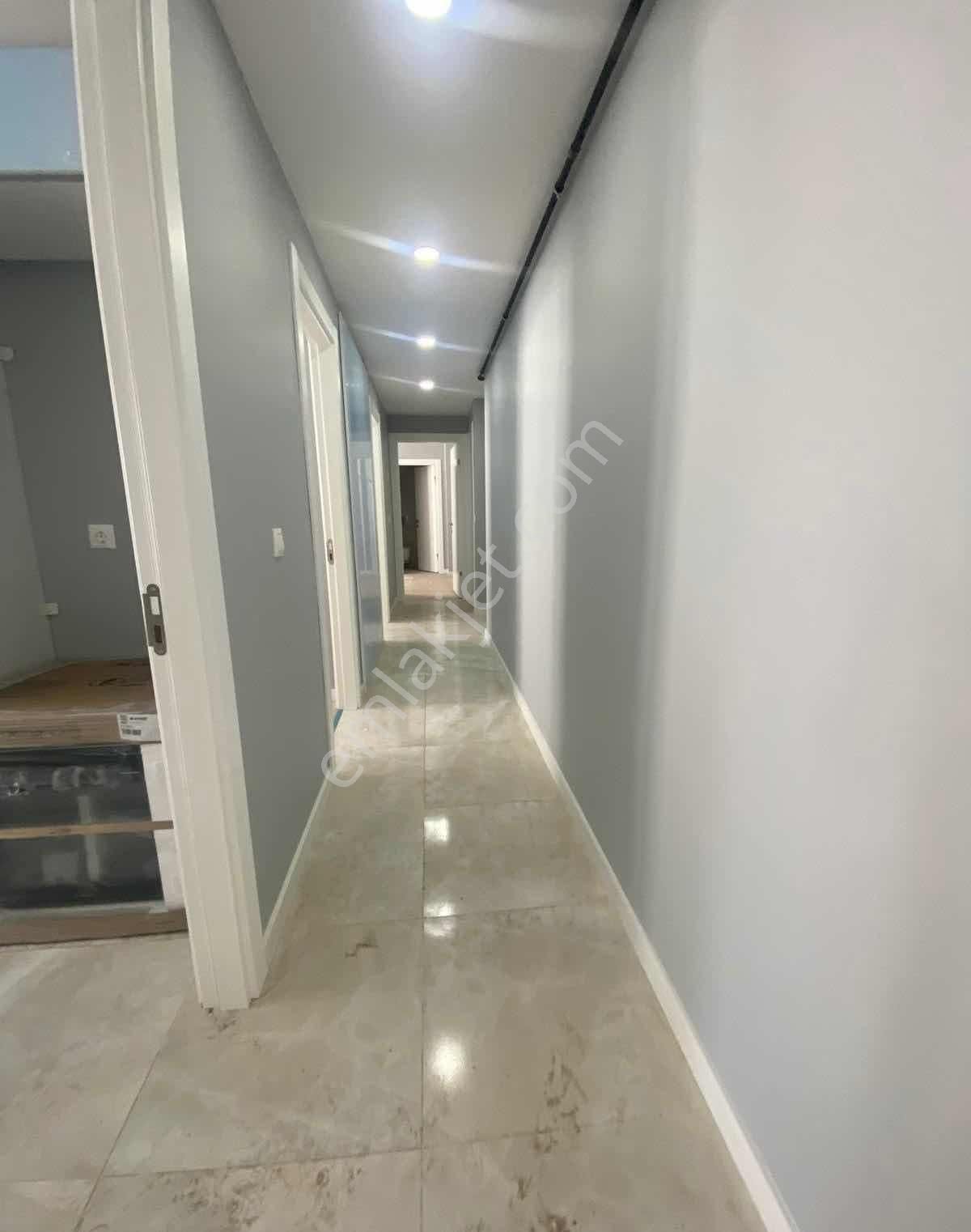 Göztepede Bağdata Yakın Yeni Bina 130 M2 Ebeveynli Balkonlu 3+1 - Görsel 4