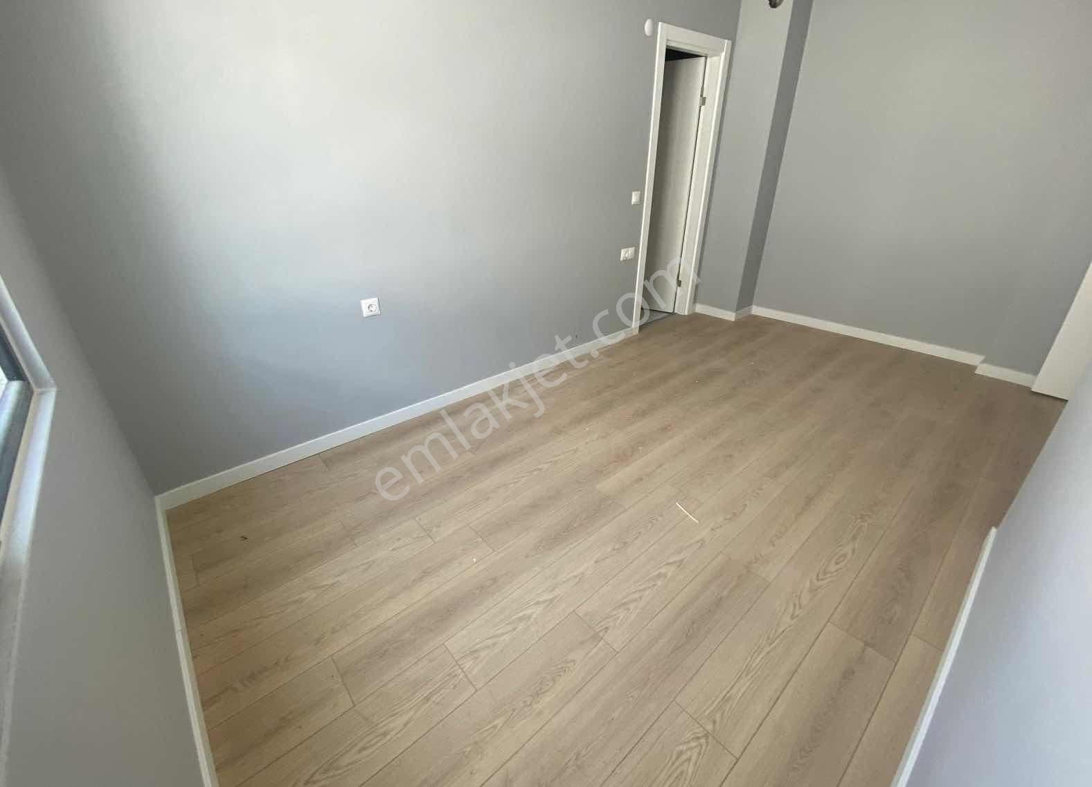 Göztepede Bağdata Yakın Yeni Bina 130 M2 Ebeveynli Balkonlu 3+1 - Görsel 14