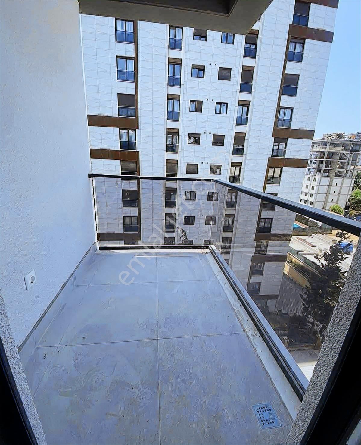 Göztepede Bağdata Yakın Yeni Bina 130 M2 Ebeveynli Balkonlu 3+1 - Görsel 11