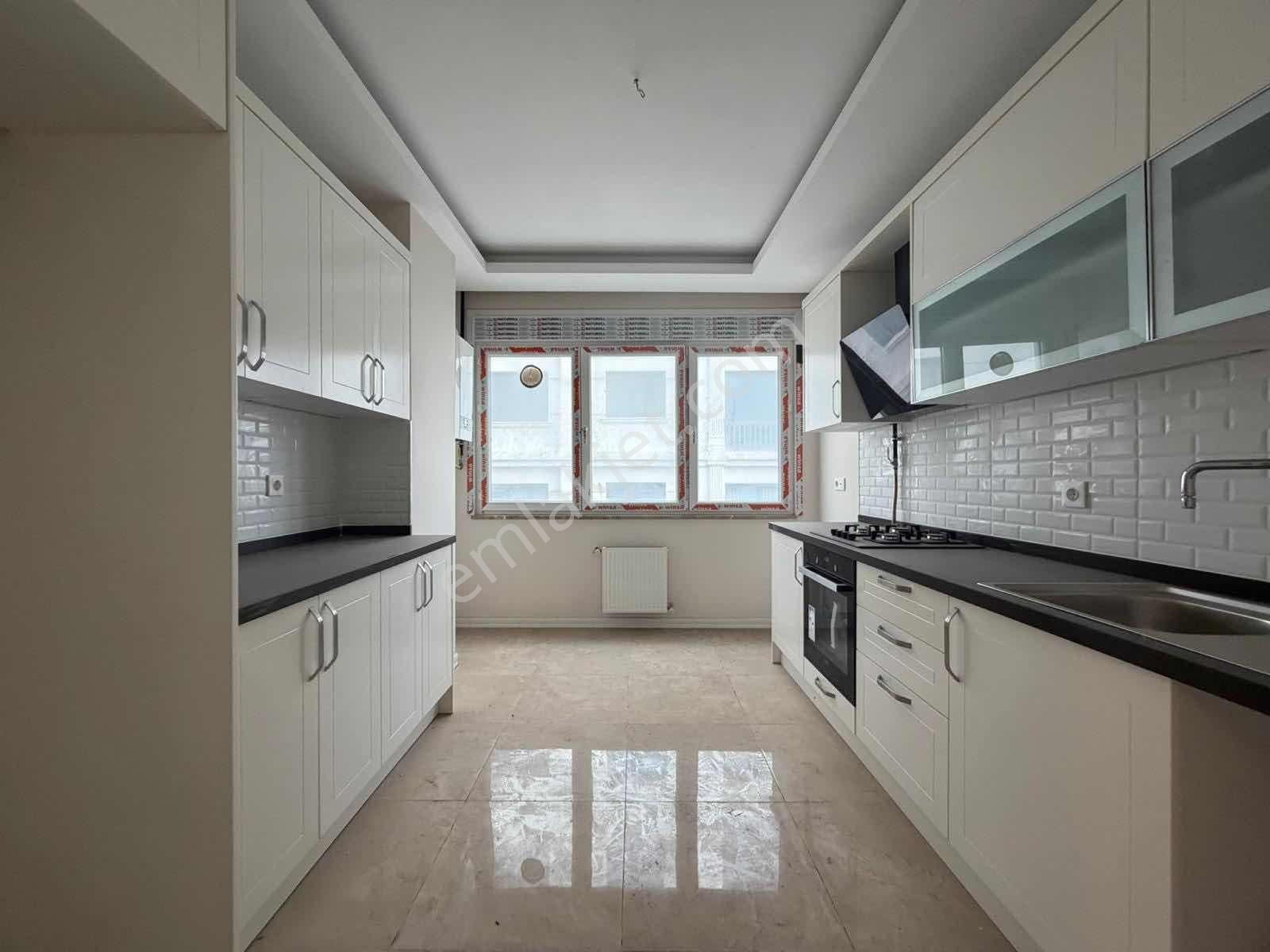 Suadiyede Bağdata Yakın 145 M2 Ebeveynli Balkonlu Lüx Boş 3+1 - Görsel 25