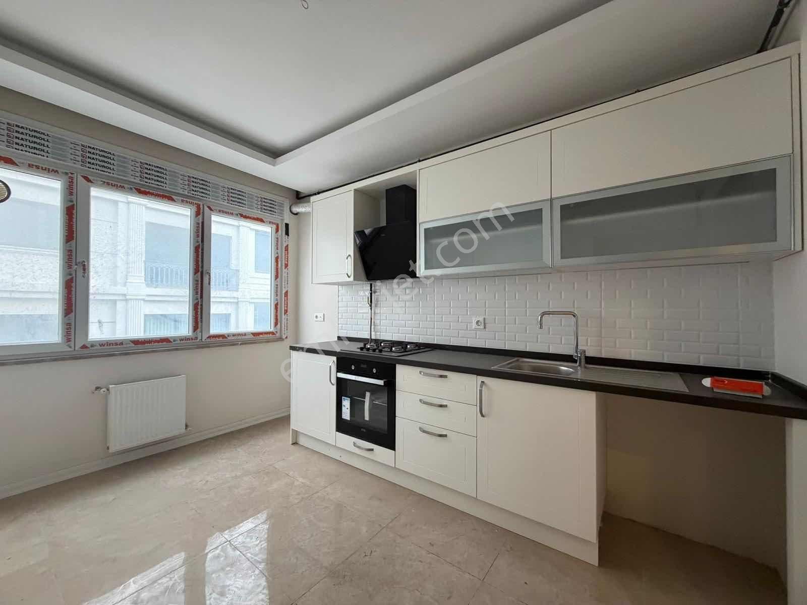 Suadiyede Bağdata Yakın 145 M2 Ebeveynli Balkonlu Lüx Boş 3+1 - Görsel 8