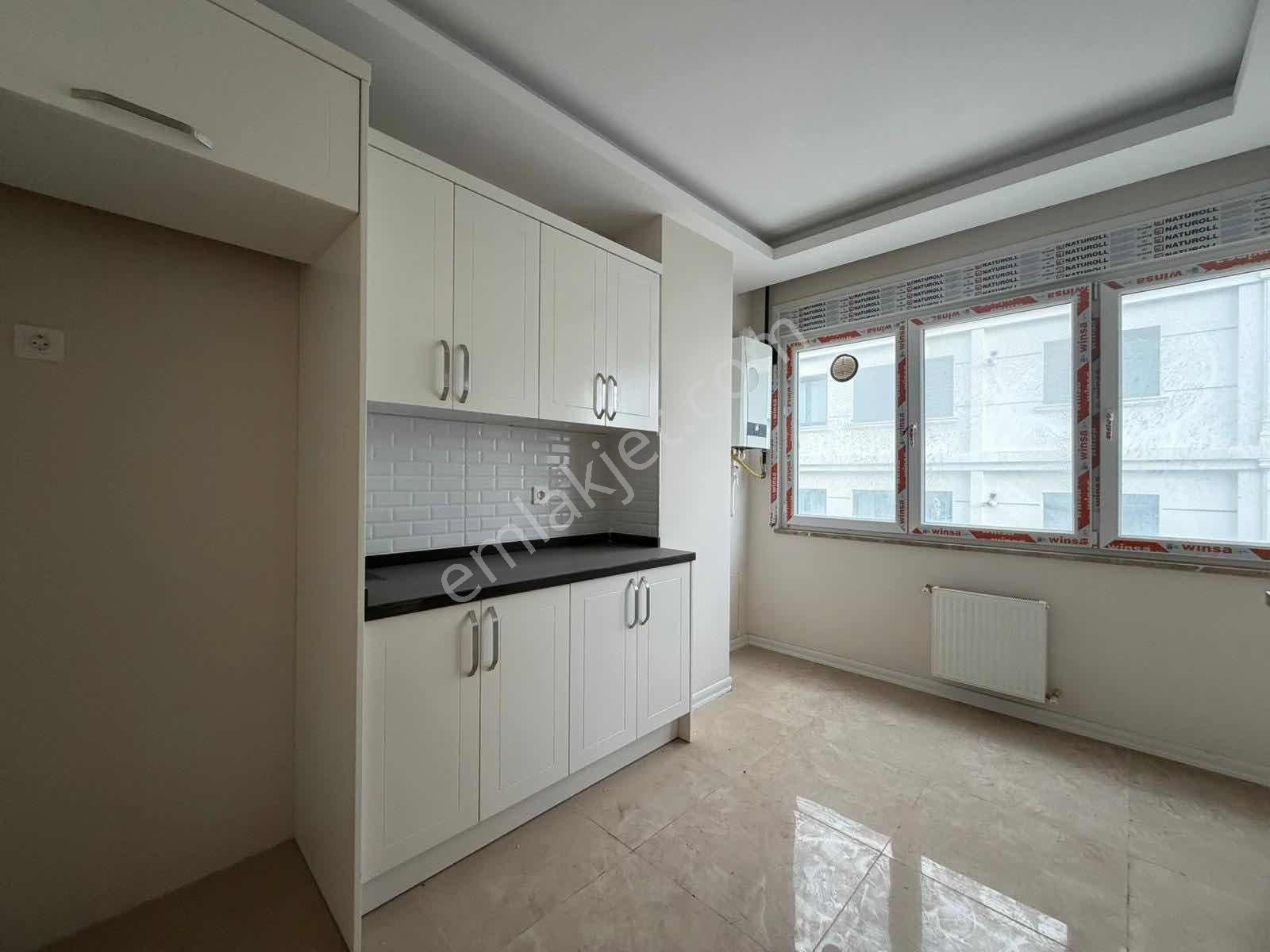 Suadiyede Bağdata Yakın 145 M2 Ebeveynli Balkonlu Lüx Boş 3+1 - Görsel 6