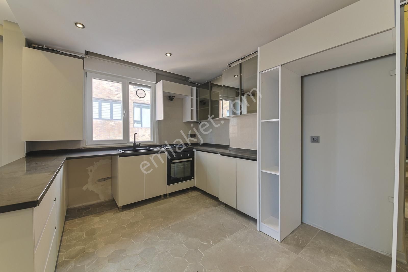 Aktüel'den Bostancı'da Deniz Görür 3+1 Lüx Sıfır - Görsel 3