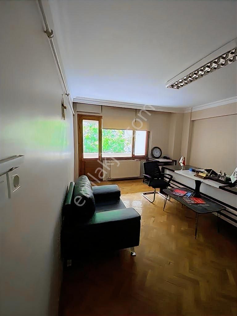 Maltepe Bağdat Cad. Üzerinde Merkezde 160m2 Balkonlu Yatırımlık - Görsel 4