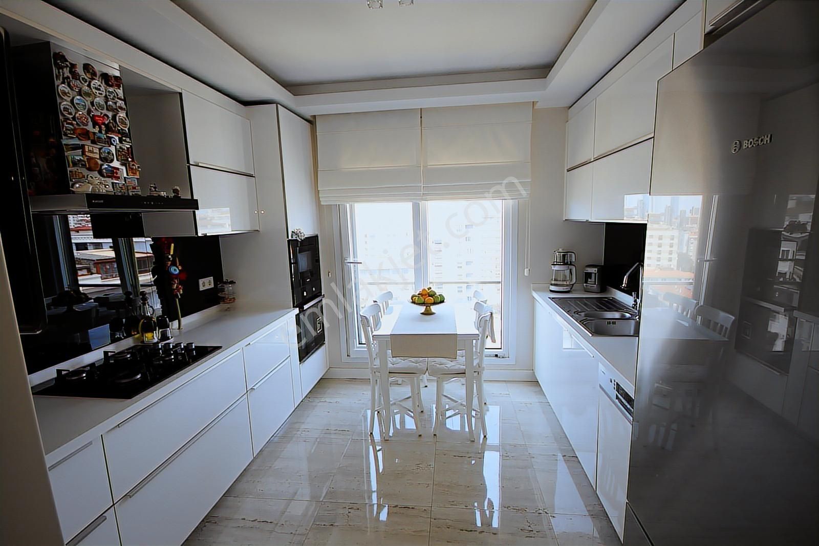 Suadiye'de Bağdat'a Yakın 230 M2 Kısmi Deniz Manzaralı Dubleks - Görsel 32