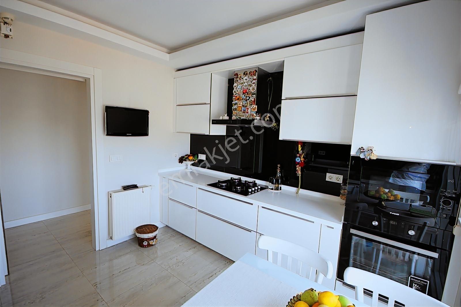 Suadiye'de Bağdat'a Yakın 230 M2 Kısmi Deniz Manzaralı Dubleks - Görsel 4