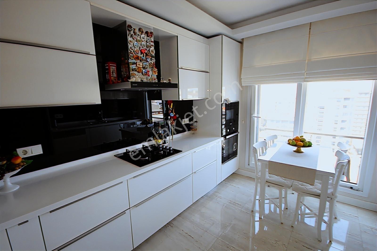 Suadiye'de Bağdat'a Yakın 230 M2 Kısmi Deniz Manzaralı Dubleks - Görsel 24