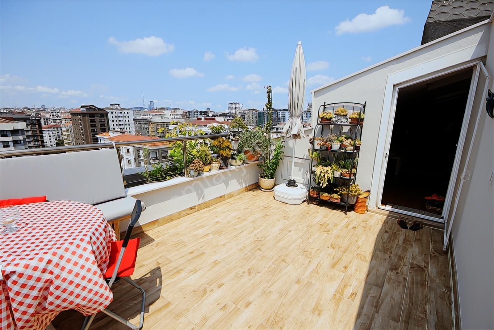 Suadiye'de Bağdat'a Yakın 230 M2 Kısmi Deniz Manzaralı Dubleks - Görsel 14