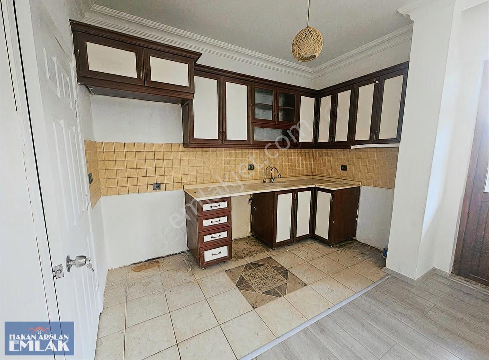 Yeni Mahalle Mobil Okulu Yanı 2+1 Giriş Daire