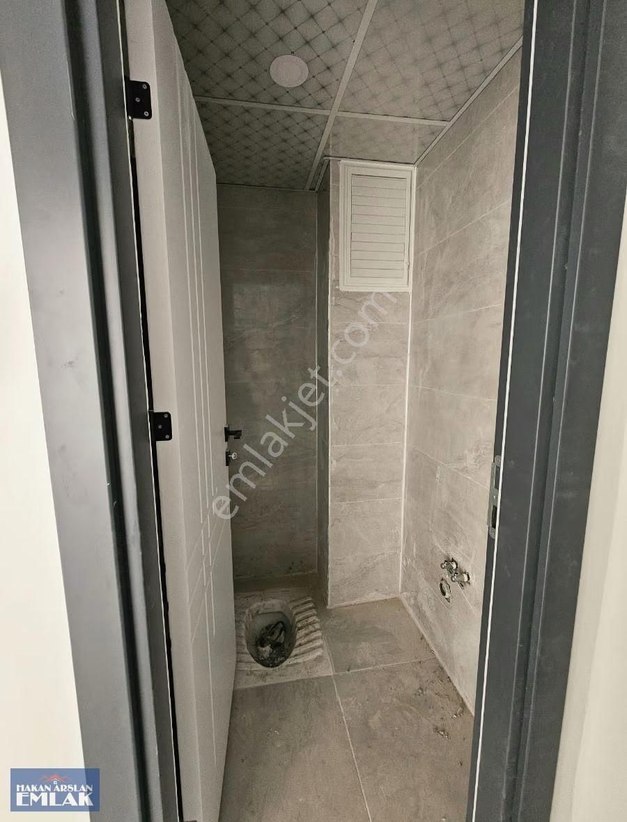 Erenköy'de Güney Cepheli Şık Tasarım 2+1 Daire - Görsel 9