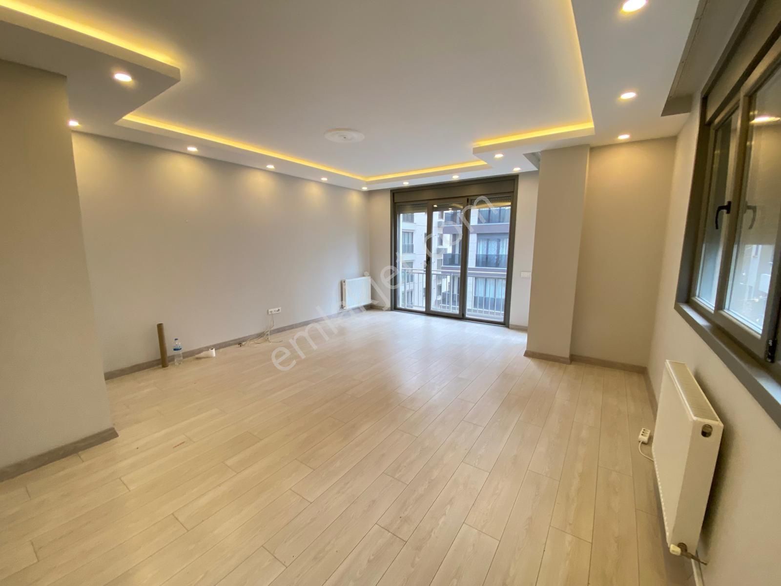 Caddebostan'da Bağdat Cad. Yakın 125 M2 Yeni Binada Lüks Daire