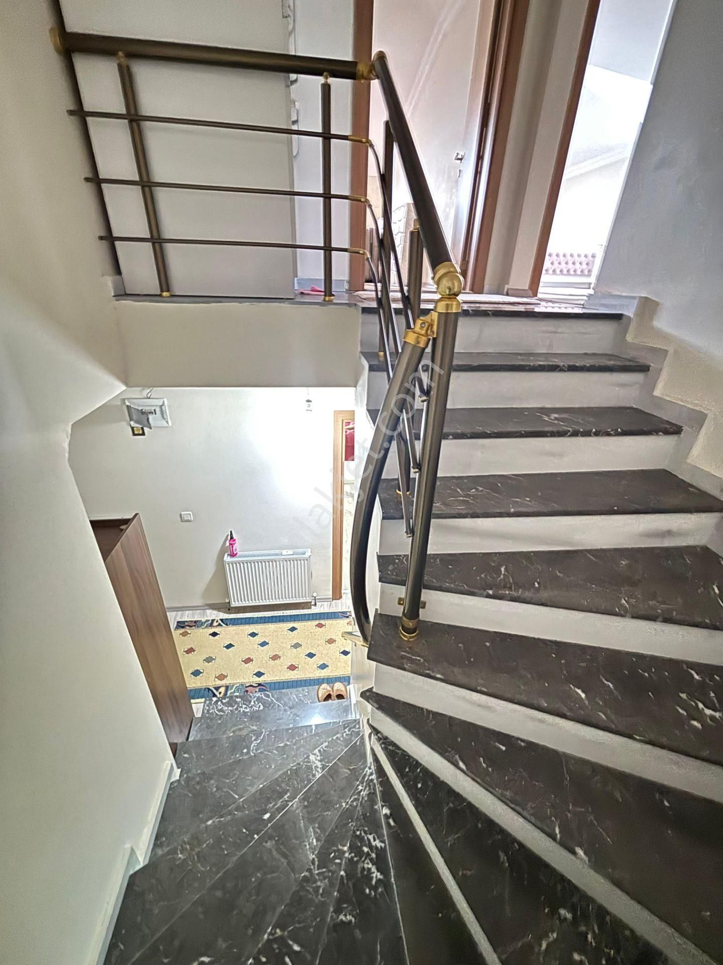 Güven'den Fullll Eşyalı 220m2 Geniş Teraslı Satılık 5+1 Dubleks - Görsel 21