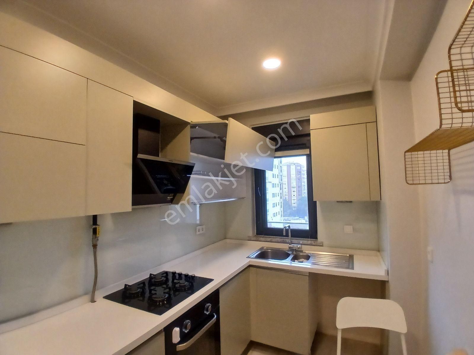 Suadiye Ayşeçavuş 'da Caddeye Çok Yakın Balkonlu Süper Lüks - Görsel 22