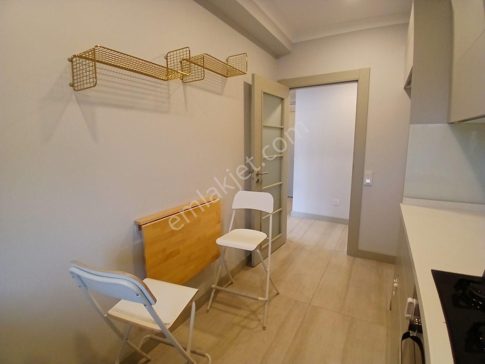 Suadiye Ayşeçavuş 'da Caddeye Çok Yakın Balkonlu Süper Lüks - Görsel 9