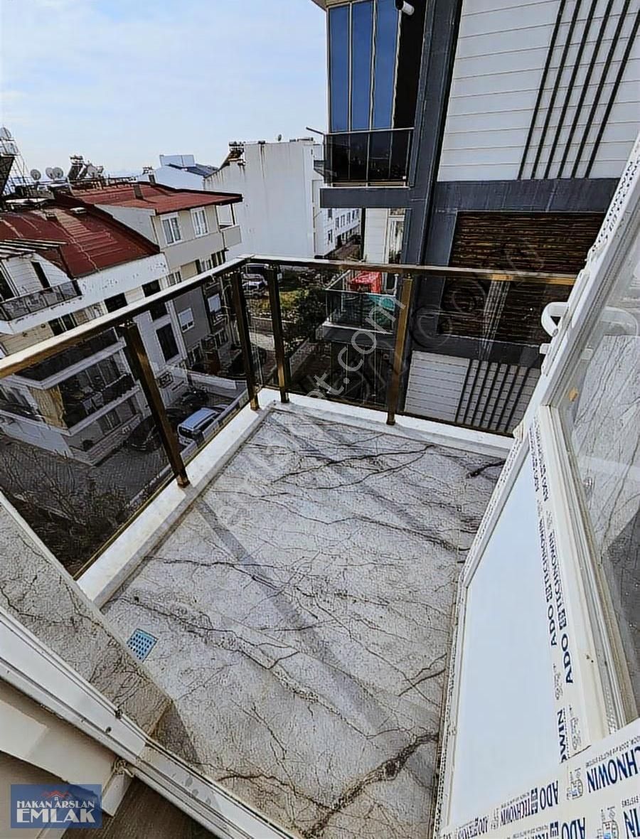 Kütükçü'de Güney Cepheli Ferah 1+1 Daire - Görsel 11