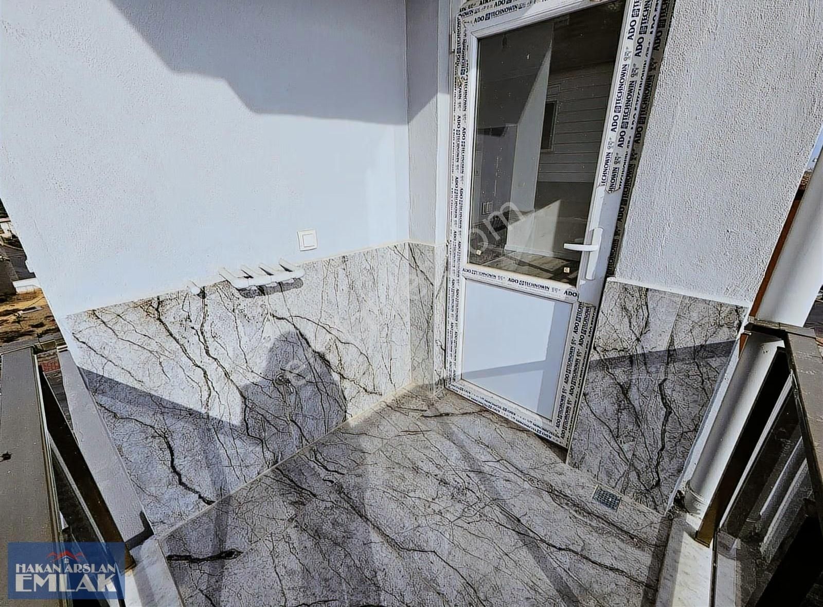 Kütükçü'de Güney Cepheli Ferah 1+1 Daire - Görsel 2