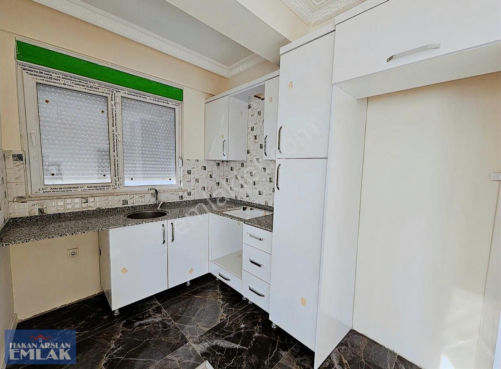 Kütükçü'de Güney Cepheli Ferah 1+1 Daire