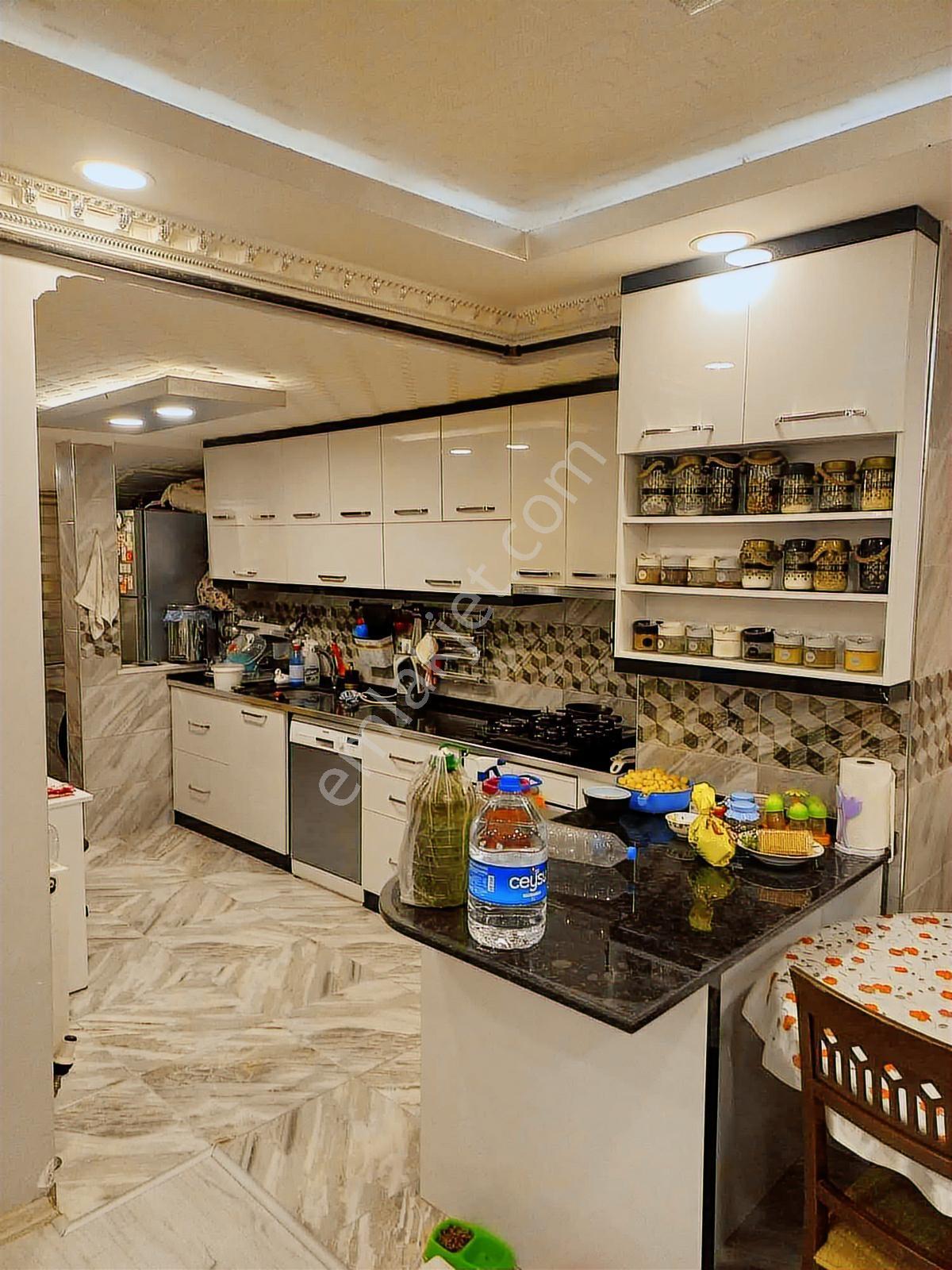 Işıkkent Mahallesi Satılık 4 Katlı Bina - Görsel 32