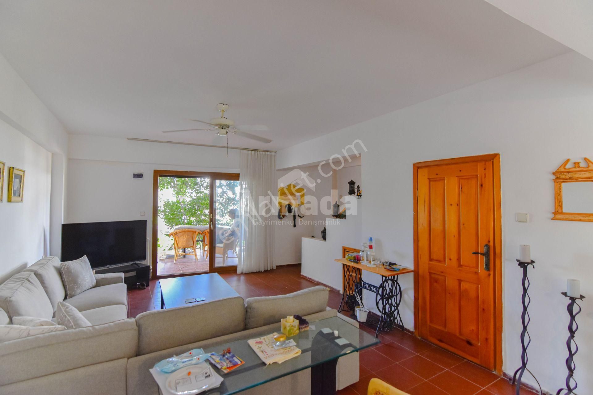 Kuşadası Karaova'da Denize 250m 4+1 Doğal Gazlı Villa - Görsel 8