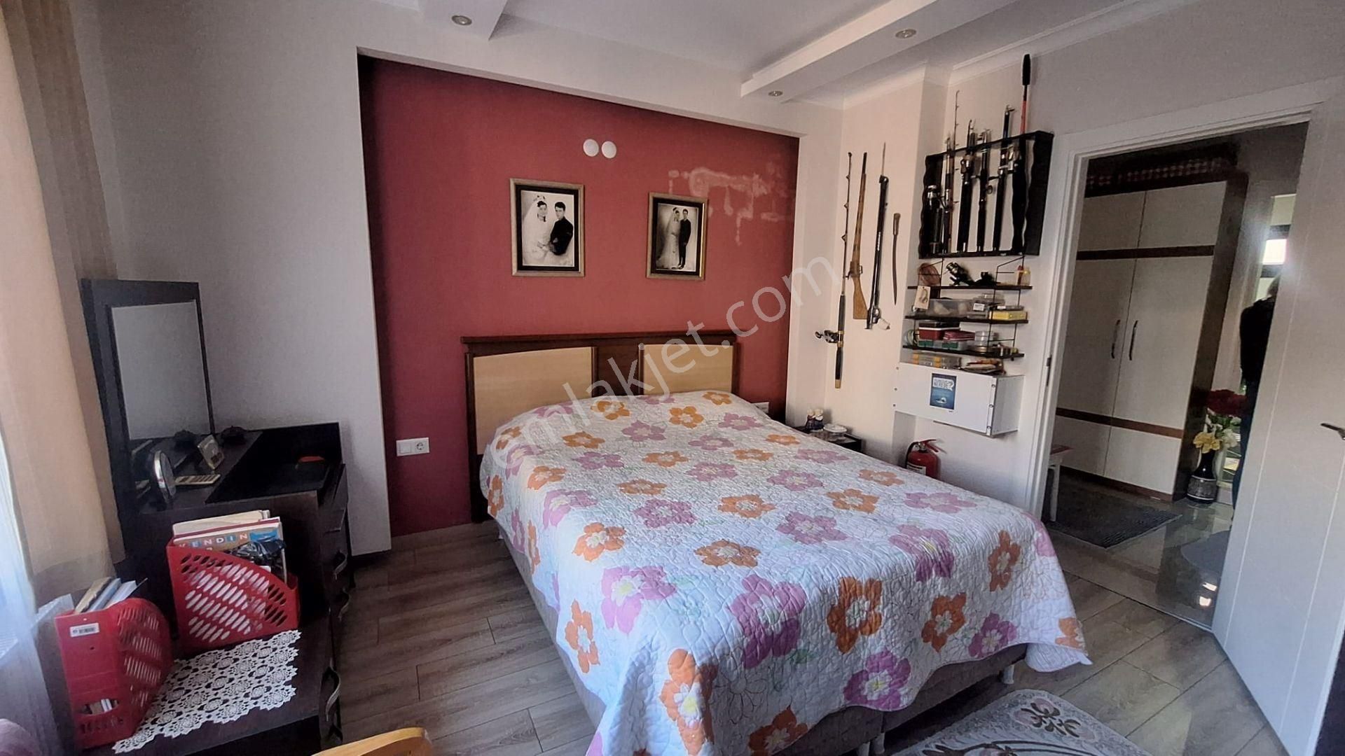 Kuşadası Ege Mahallesinde Satılık Bahçe Katı Geniş Daire - Görsel 21