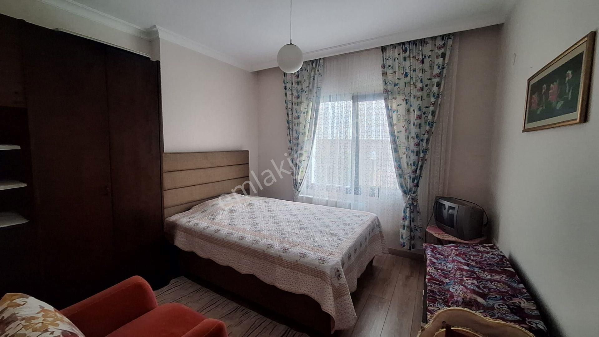 Kuşadası Ege Mahallesinde Satılık Bahçe Katı Geniş Daire - Görsel 2