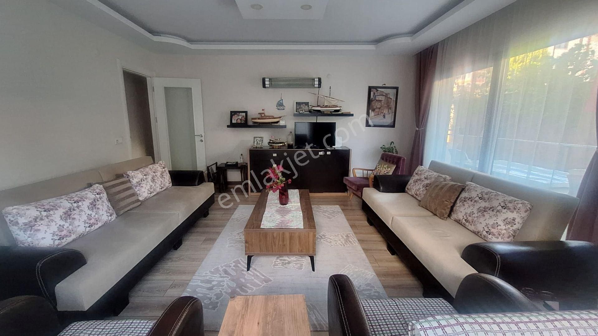 Kuşadası Ege Mahallesinde Satılık Bahçe Katı Geniş Daire - Görsel 14