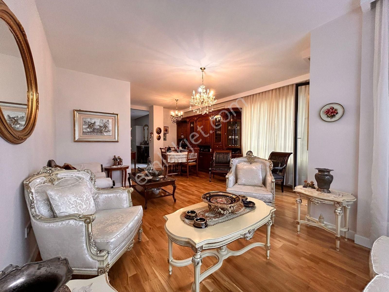 Suadiye Sahilde Deniz Manzaralı 160 M2 Balkonlu Süper Lüks - Görsel 16