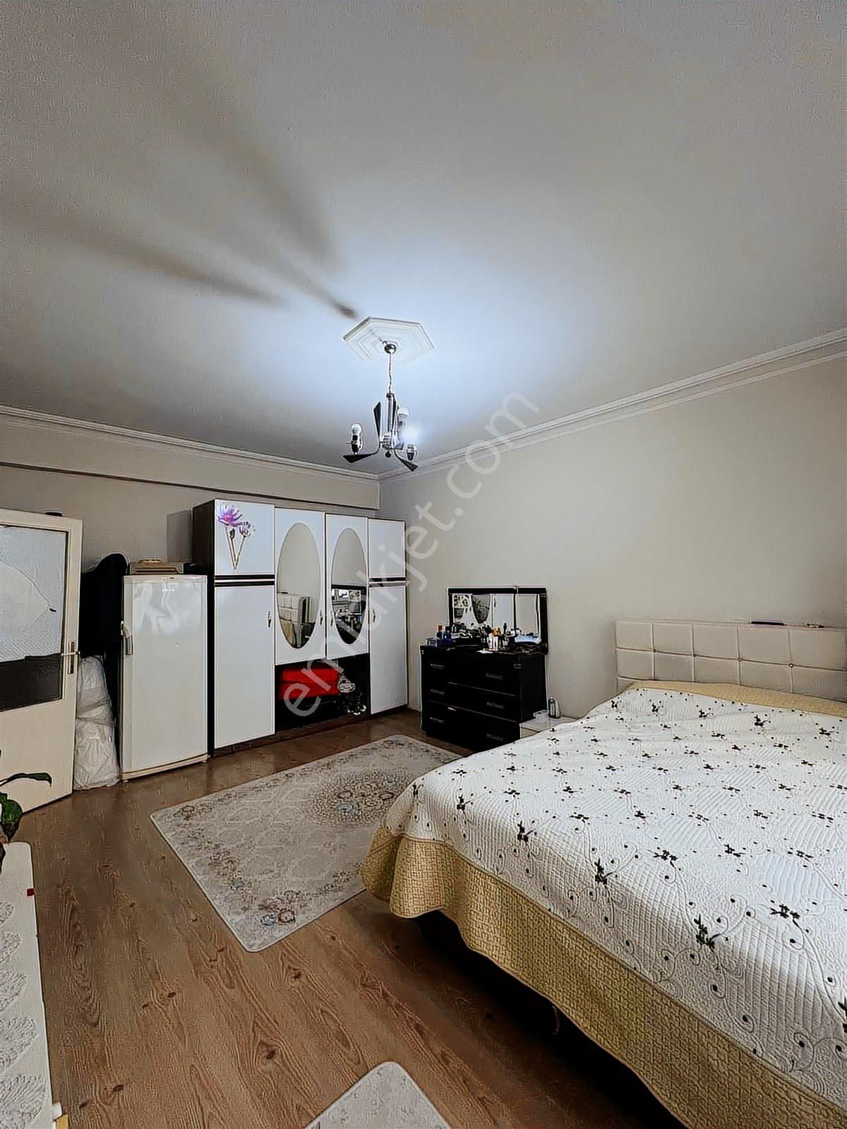 Modern Pazarında 2. Kat Temiz Geniş Odalı 2+1 - Görsel 6