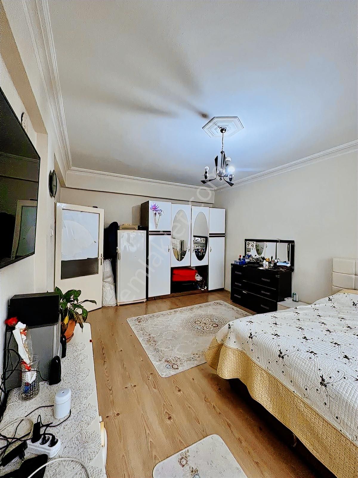 Modern Pazarında 2. Kat Temiz Geniş Odalı 2+1 - Görsel 20