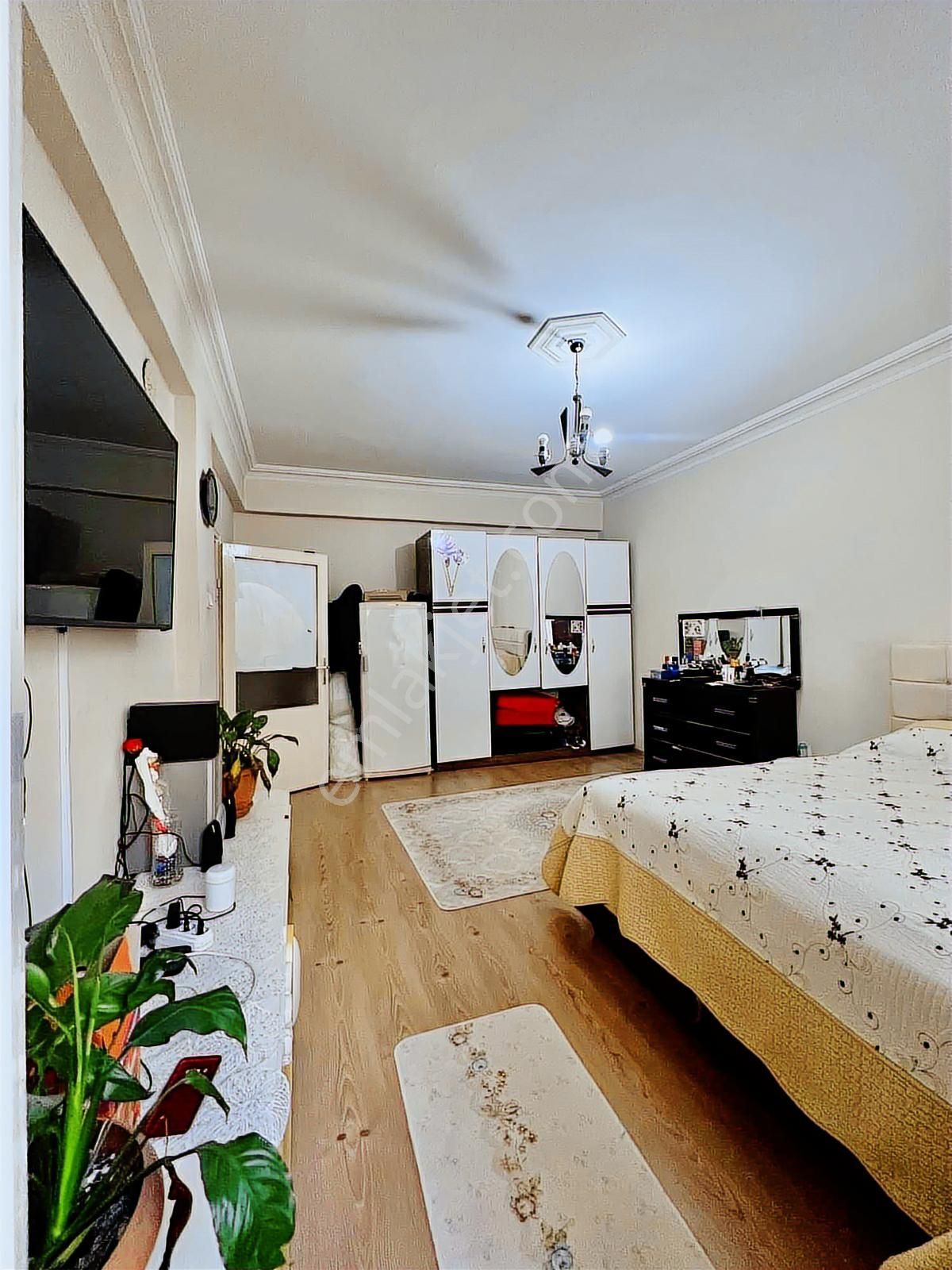 Modern Pazarında 2. Kat Temiz Geniş Odalı 2+1 - Görsel 5