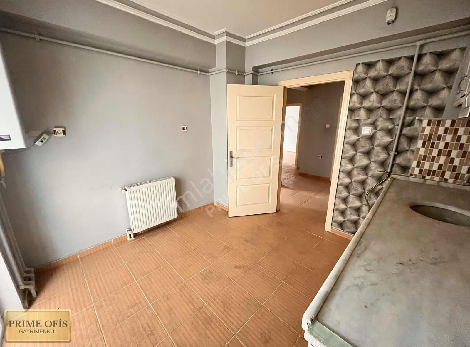 Başak Mahallesinde Kat Konumunda 3+1 - Görsel 7