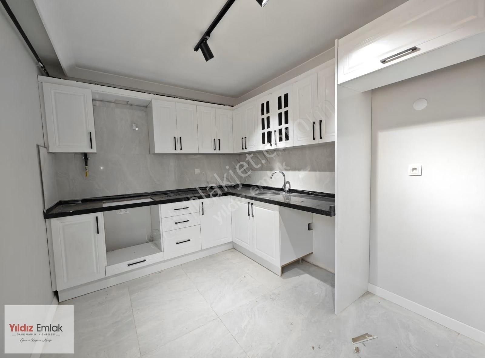 Kazım Karabekir Mah.de Tuzla Caddesi Yakını 3+1 Ara Kat - Görsel 6