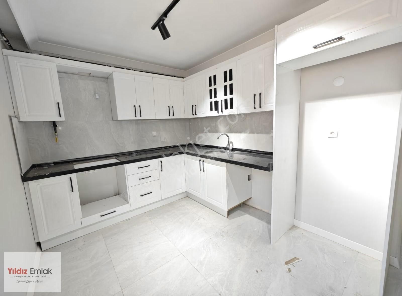 Kazım Karabekir Mah.de Tuzla Caddesi Yakını 3+1 Ara Kat - Görsel 28