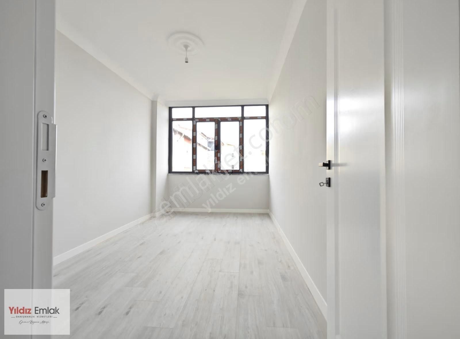 Kazım Karabekir Mah.de Tuzla Caddesi Yakını 3+1 Ara Kat - Görsel 21