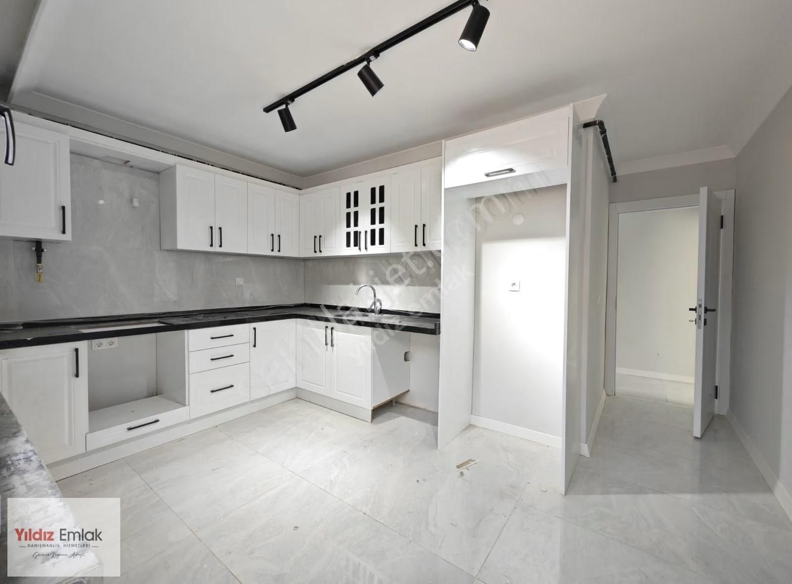 Kazım Karabekir Mah.de Tuzla Caddesi Yakını 3+1 Ara Kat - Görsel 23